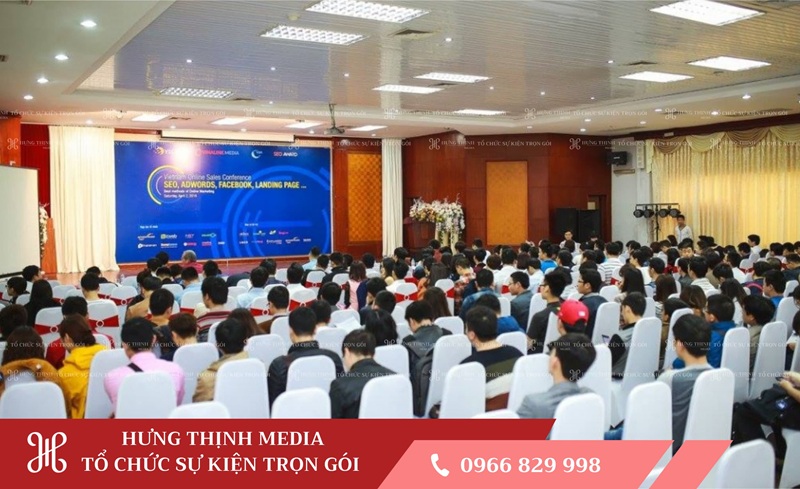 tiệc to chuc hoi thao