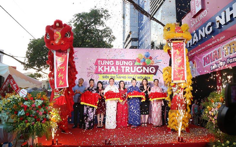 bà bầu có nên đi khai trương cửa hàng không