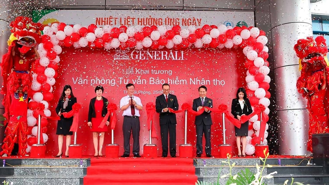Sân khấu sự kiện ngoài trời của Lễ khai trương Văn phòng tư vấn bảo hiểm nhân thọ Generali do Sự kiện Hưng Thịnh thiết kế và thi công