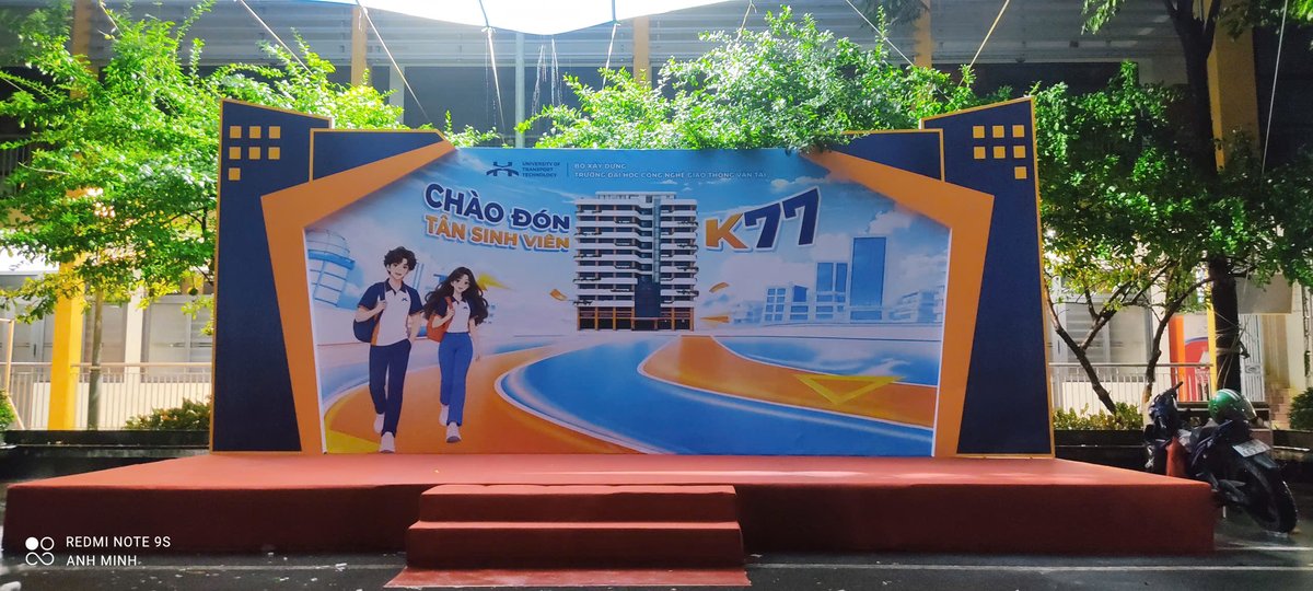 Sân khấu ngoài trời và backdrop sự kiện do đội Hưng Thịnh dựng